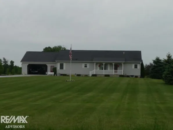 1601 Wadhams Rd, Saint Clair, MI 48079
