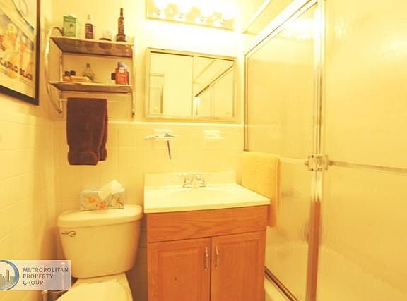 5th image of 1240 Lexington Ave APT 53