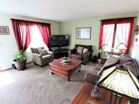 2nd image of 125 E Countryside Dr