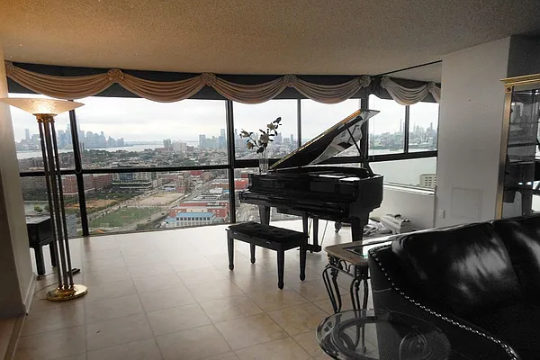 Sold by Hudson View Realty LLC | media 2