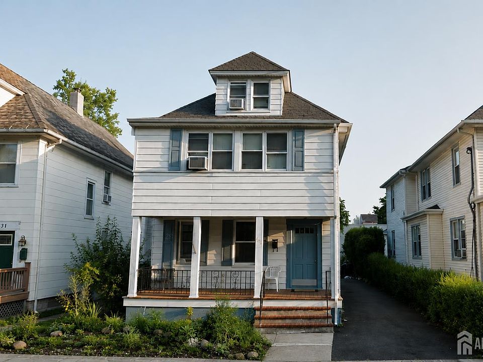 1st image of 423 Magnolia St