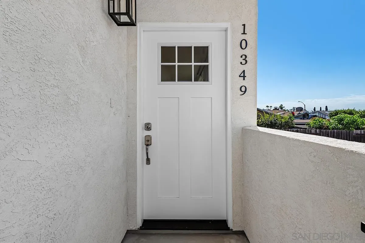 3 bed, 2.0 bath, 1200 sqft, $4,000 — Photo 2