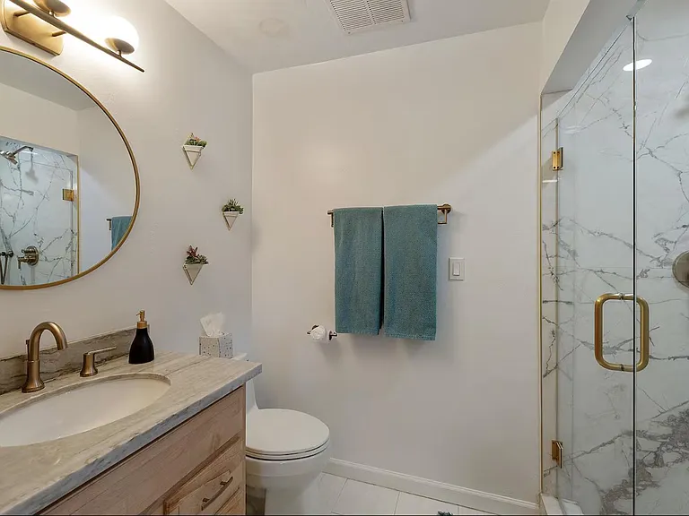 4917 N 73rd St #15 — Photo 6