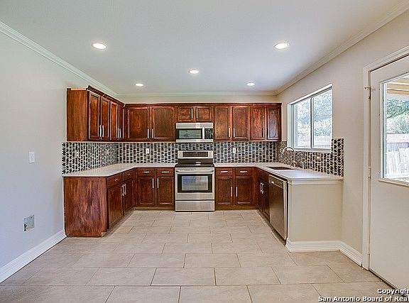2nd image of 1116 Creek Knl