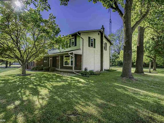 2nd image of 374 Jackson Ct