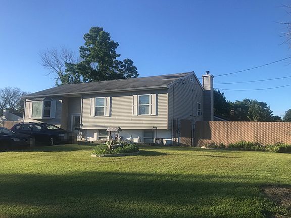 2nd image of 1700 Wave Ave