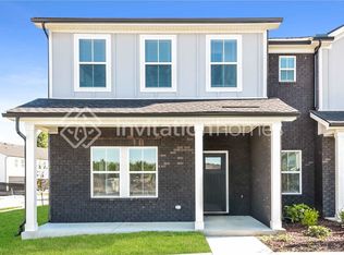 200 River Rock Dr, Lebanon, TN 37087
