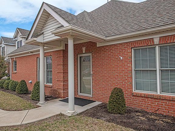 3rd image of 152 Sugartree Ln