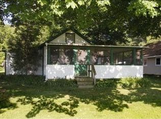 11981 W Indian Lake Dr, Vicksburg, MI 49097
