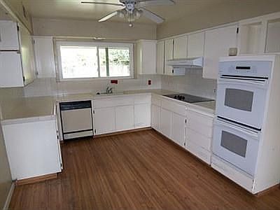 2nd image of 270 W Tenaya Way