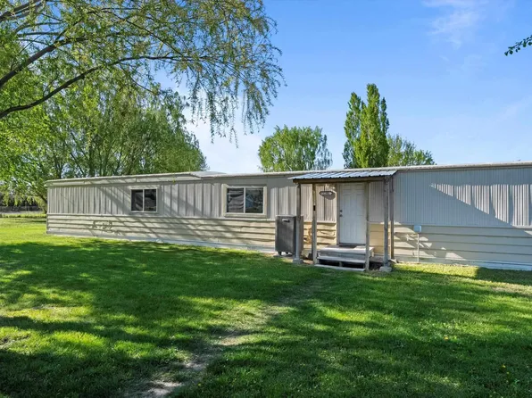 2702 W Sandy Ln, Benton City, WA 99320