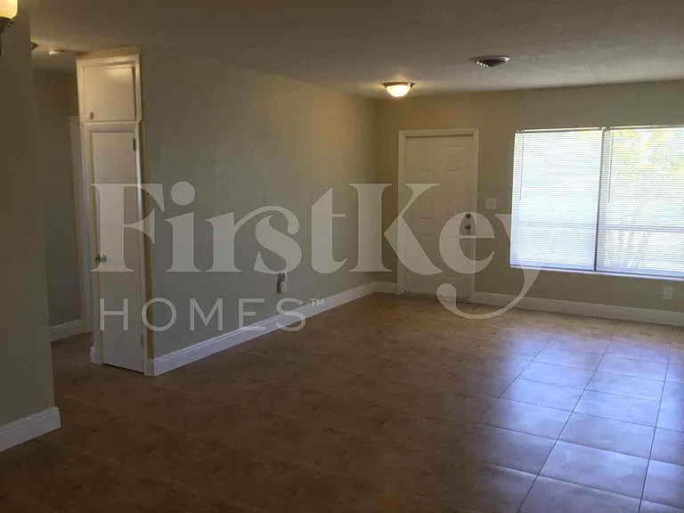 7361 Arthur St — Photo 5