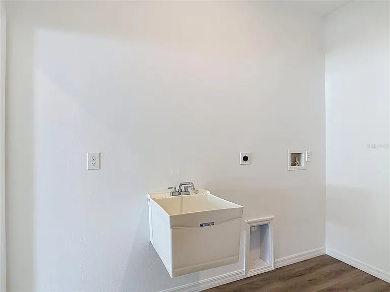 1081 McCrory St — Photo 48