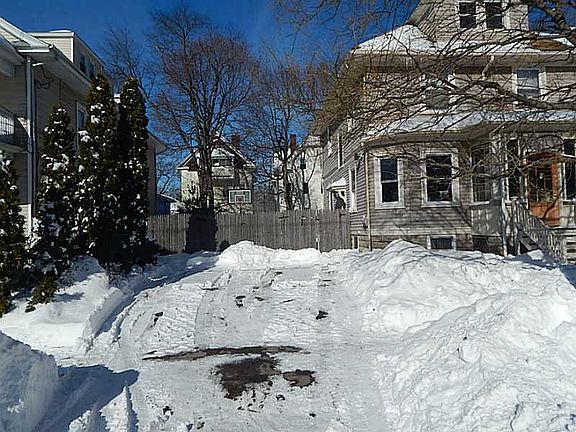 5th image of 97 Verndale Ave