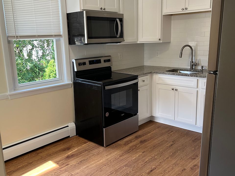 1st image of 122 Englewood Ave #2R
