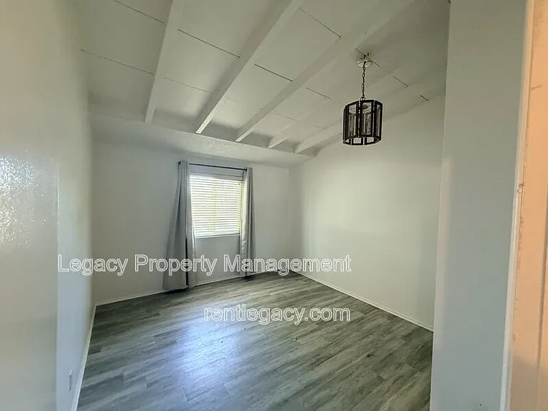 3844 Milton Way — Photo 15