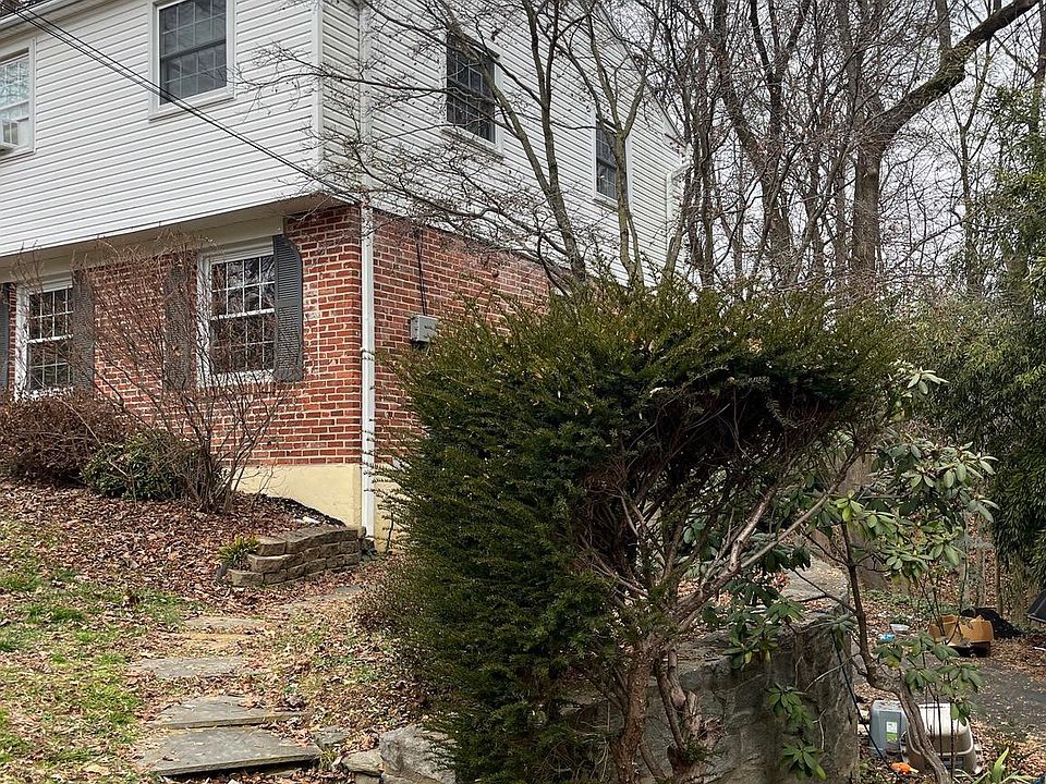 2nd image of 207 Cricket Ln