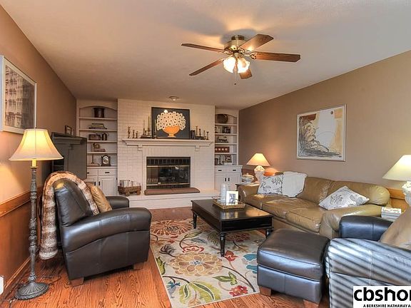 3rd image of 16735 Pierce Cir