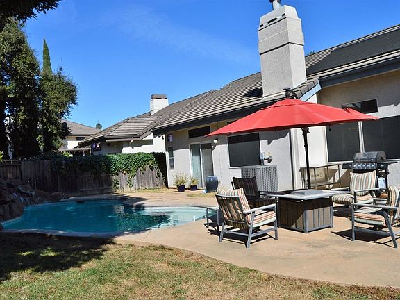 3rd image of 7920 Wymark Dr