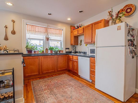 5th image of 5027 Mardel Ave