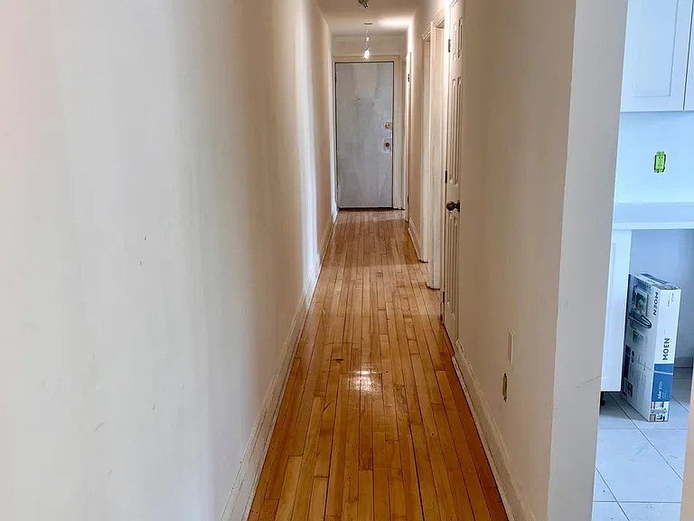 75 Holland Ave #5 — Photo 6