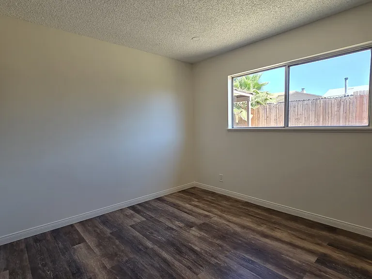 630 E Avenue J4 — Photo 10