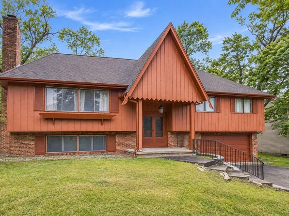11 Indian Camp Trl, Portage, IN 46368