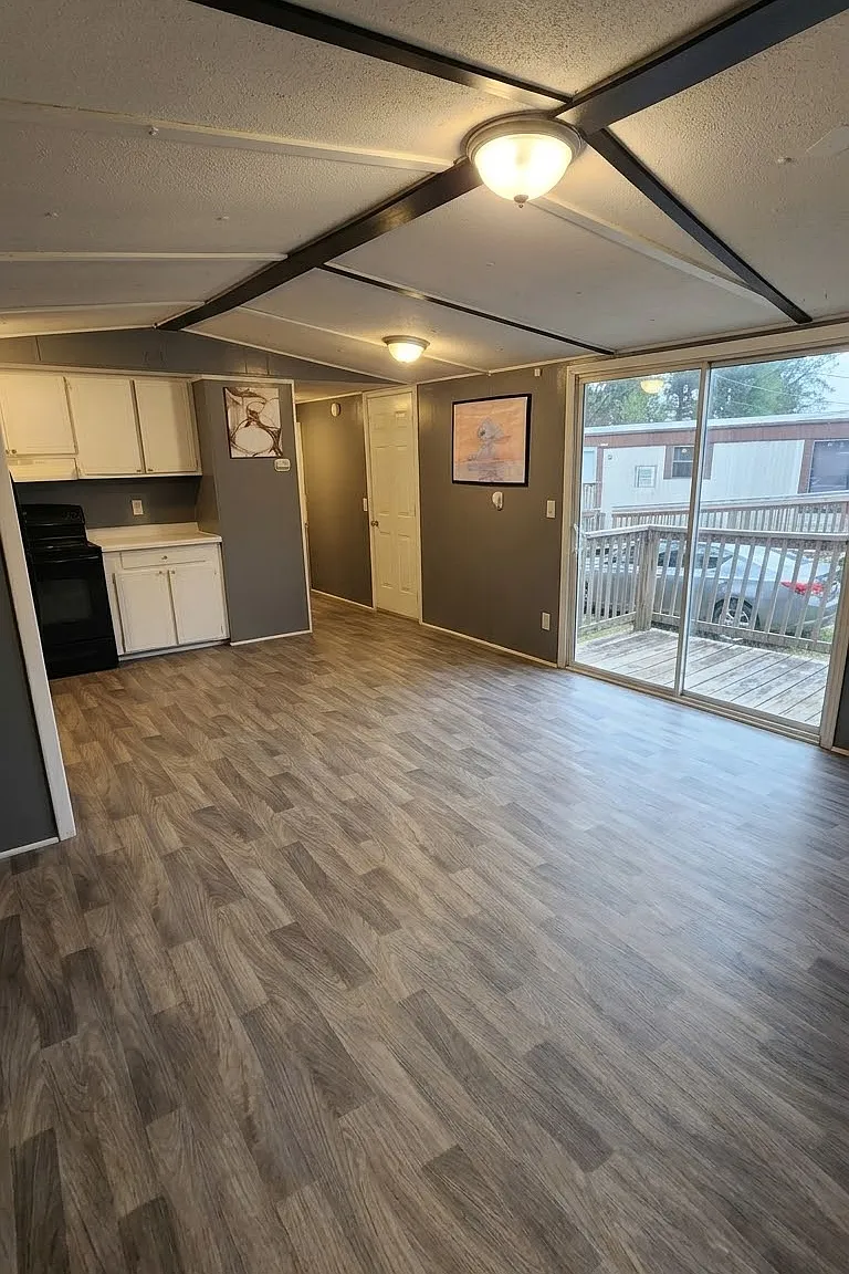 2 bed, 720 sqft, $1,000 — Photo 4