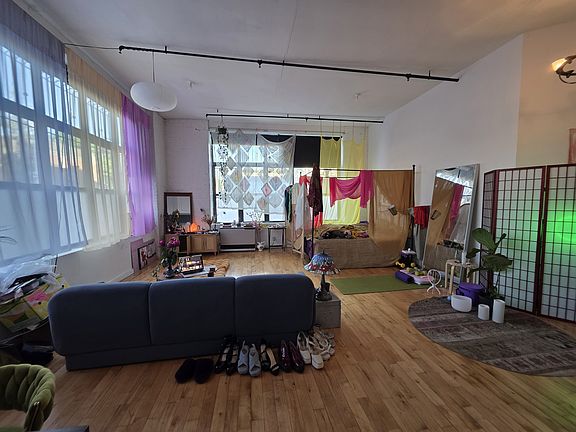 2nd image of 467 Troutman St #1C