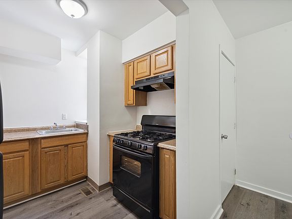 5th image of 2036 N 32nd St APT B