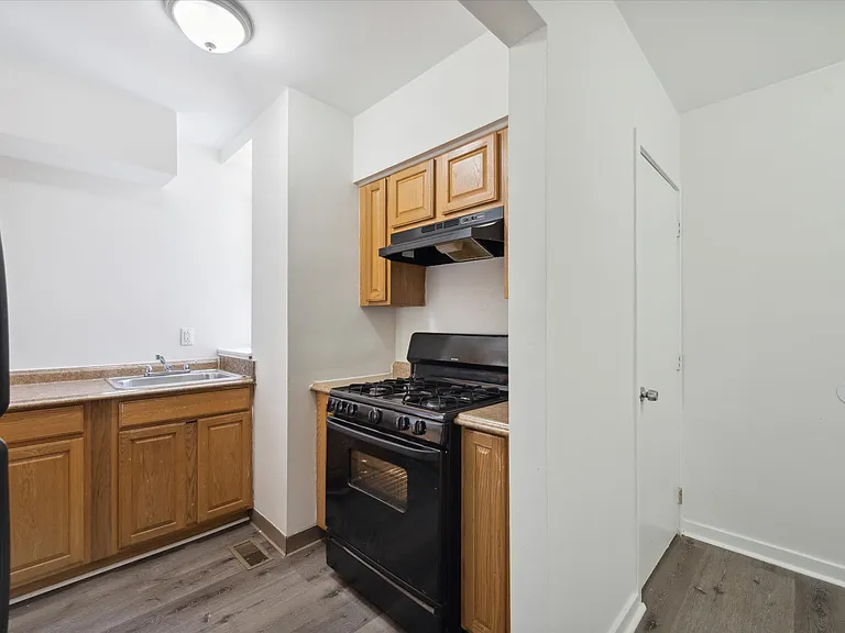 2036 N 32nd St #B — Photo 5