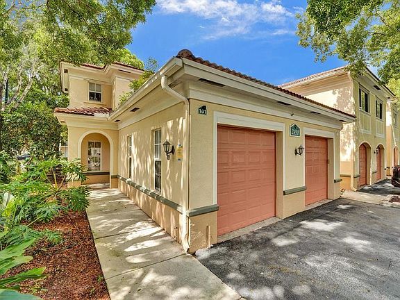 3rd image of 2498 Centergate Drive #101