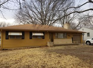 1825 SW Prairie Rd, Topeka, KS 66604