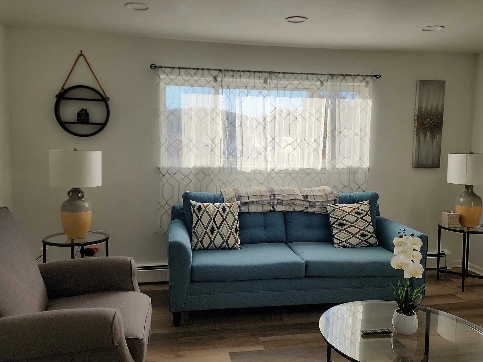 2 bed, 1100 sqft, $1,875 — Photo 3