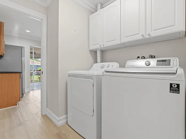 1921 NE 28th Ct — Photo 32