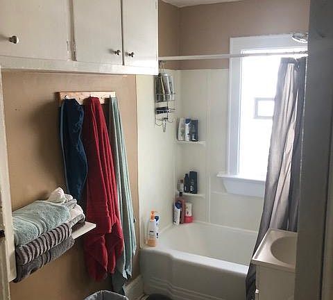 3rd image of 2608 E Denton Ave