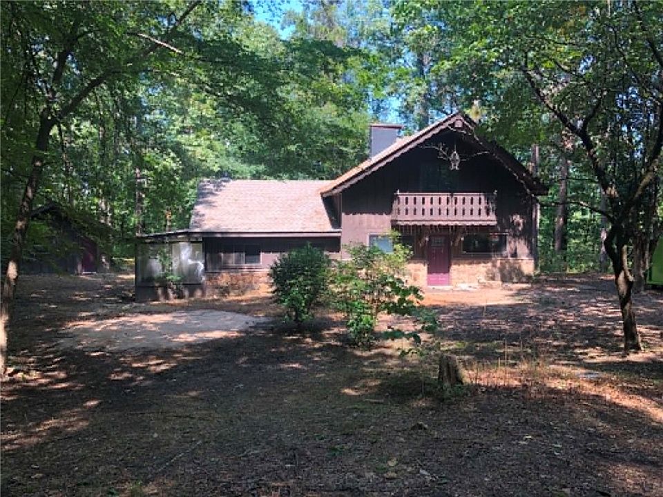 1st image of 261 Steep Ln