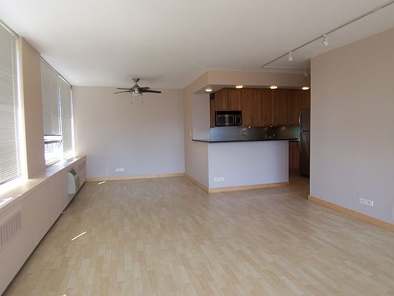 3rd image of 88 W Schiller St APT 2108