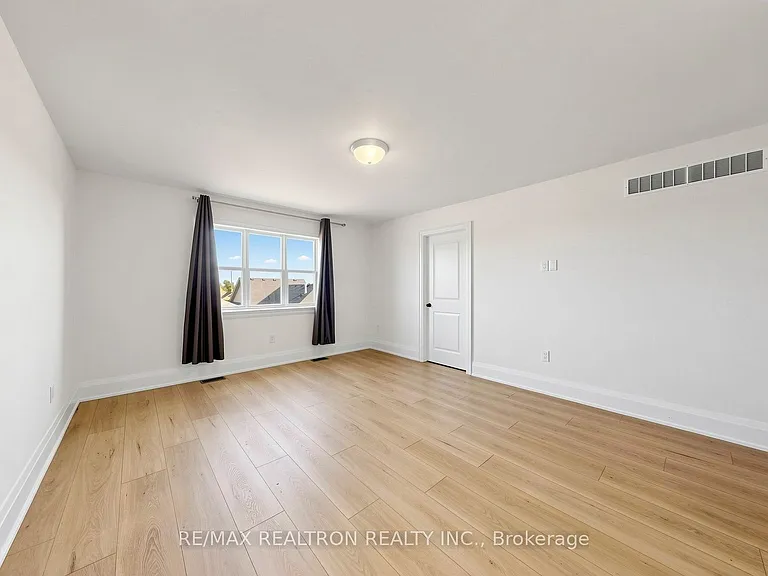 4 Braeburn St — Photo 26