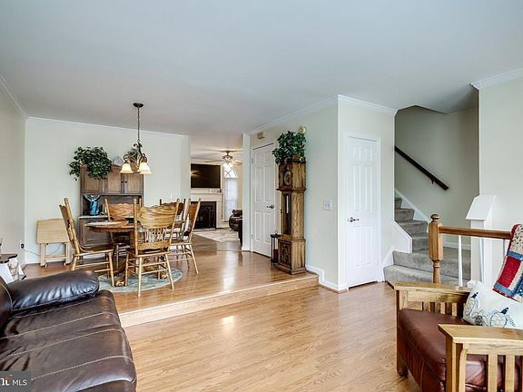 4th image of 7730 Black Horse Ct