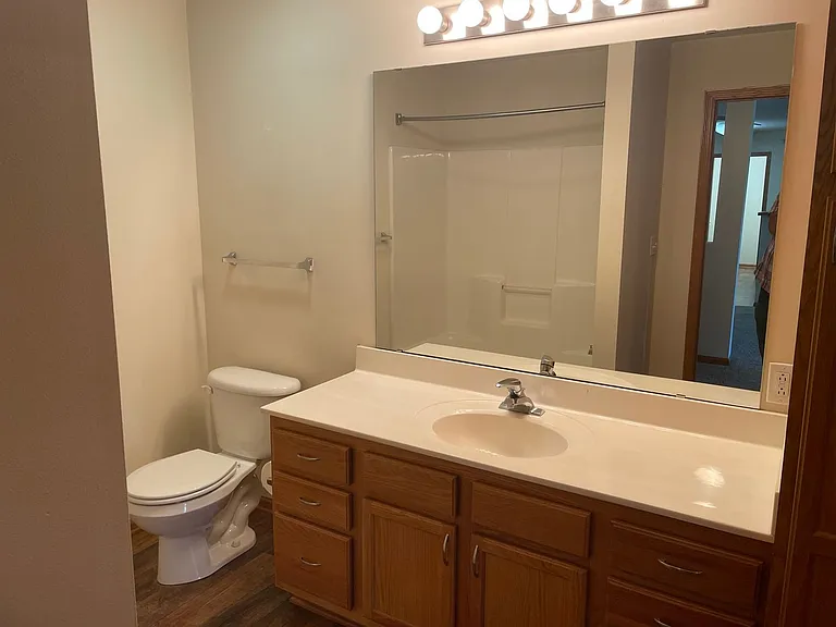Door Creek Apartments — Photo 27