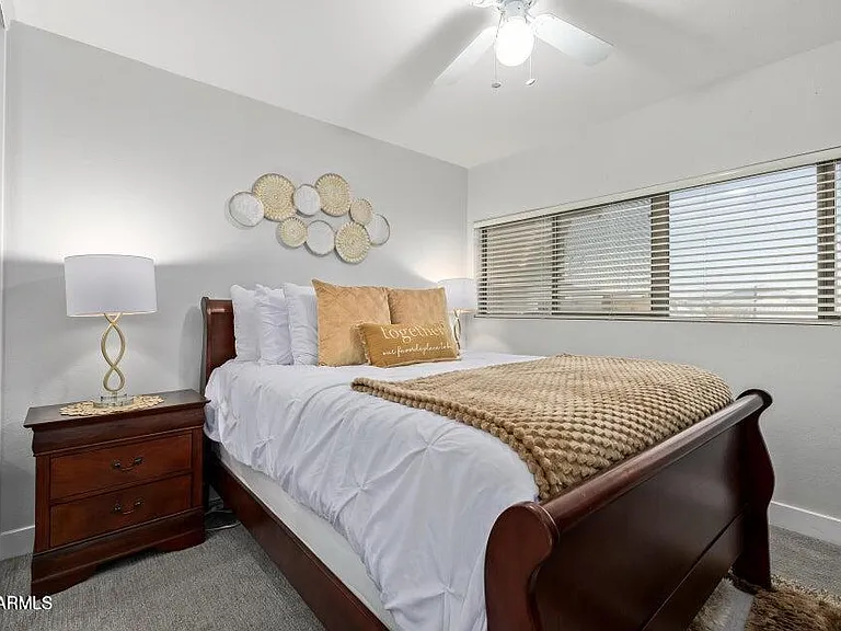 10617 W Daley Ln — Photo 23