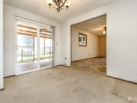 5th image of 15209 12th Avenue E