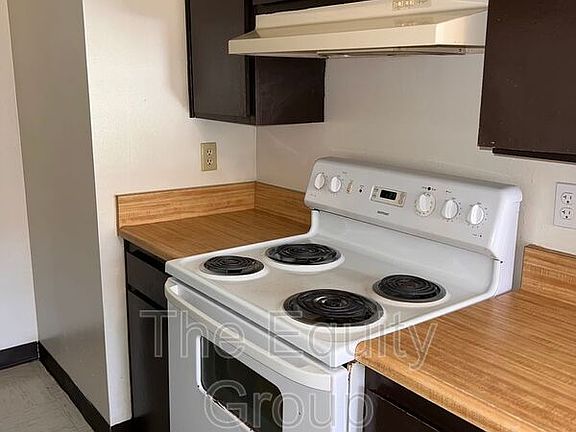 5th image of 1408 W Elowin Ave