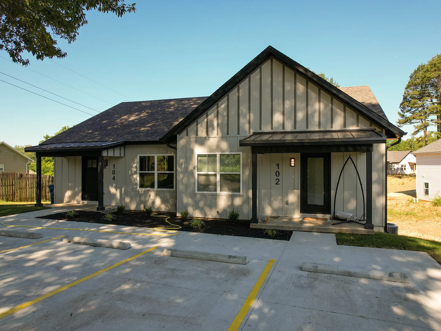3 bed, 2.5 bath, 1300 sqft, $1,695 — Photo 1