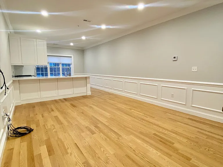 16 Common St #3 — Photo 6