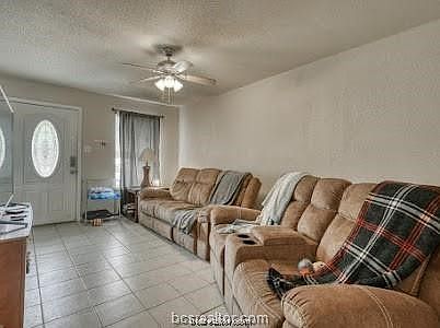 3rd image of 1134 Georgia St