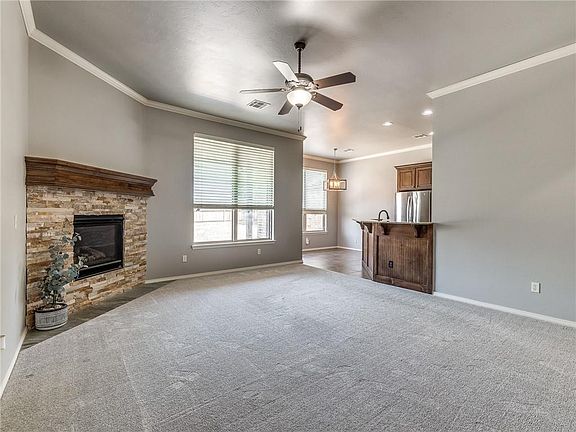 4th image of 19200 Green Springs Dr