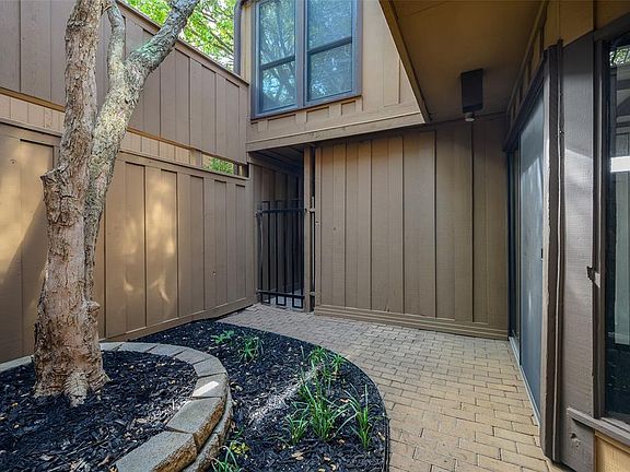 2nd image of 3183 Golden Oak