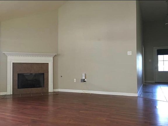 2nd image of 11434 Buckingham Ave